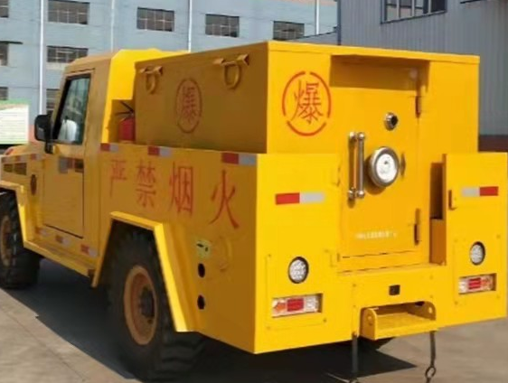 兴仁凯龙爆破器材运输车：保障爆破任务的安全运行