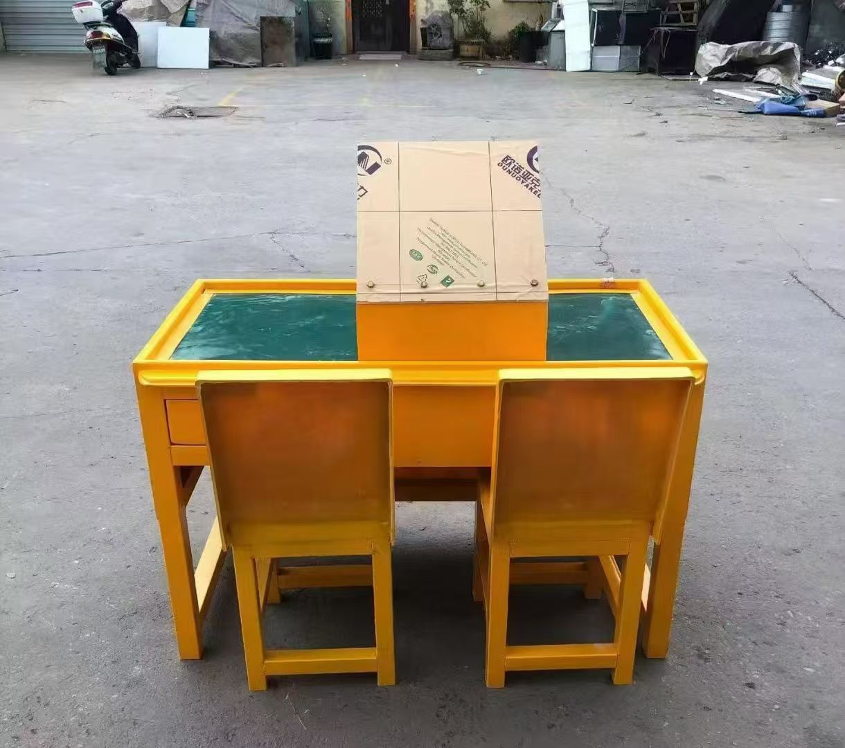 兴仁防静电导通桌井下煤矿火工品发放桌：危险品流转的安全守护者